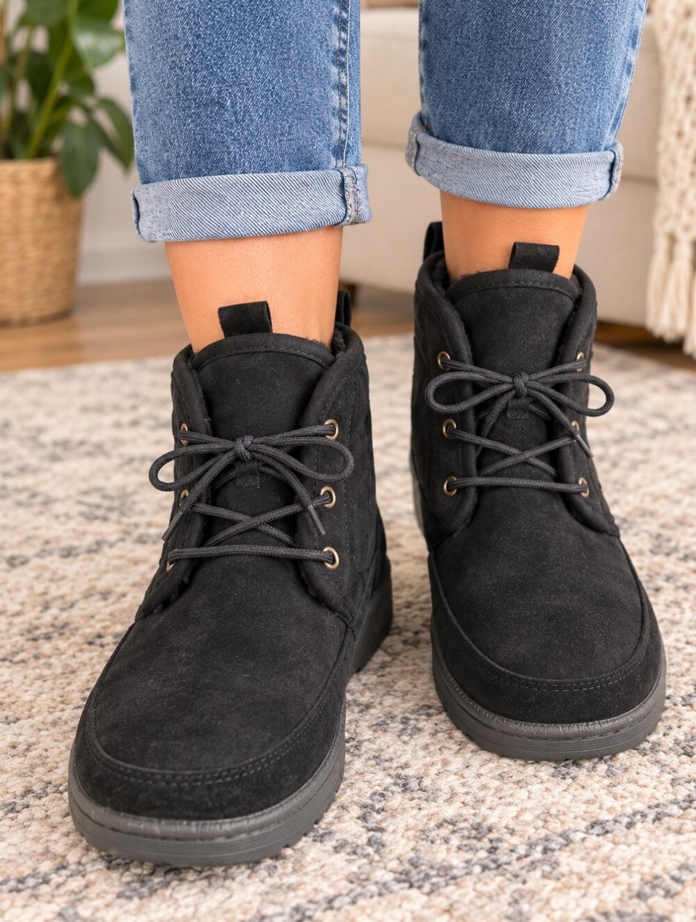 White Mountain Women's Black Faux Fur Lined Lace-Up Ankle Boots Size 9 M